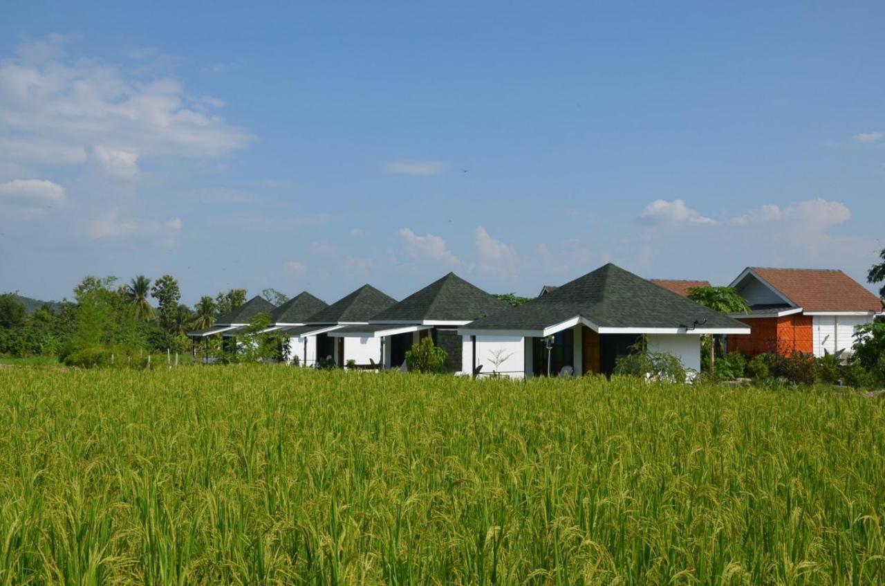 Nok Chan Mee Na Chom Thong Exteriér fotografie